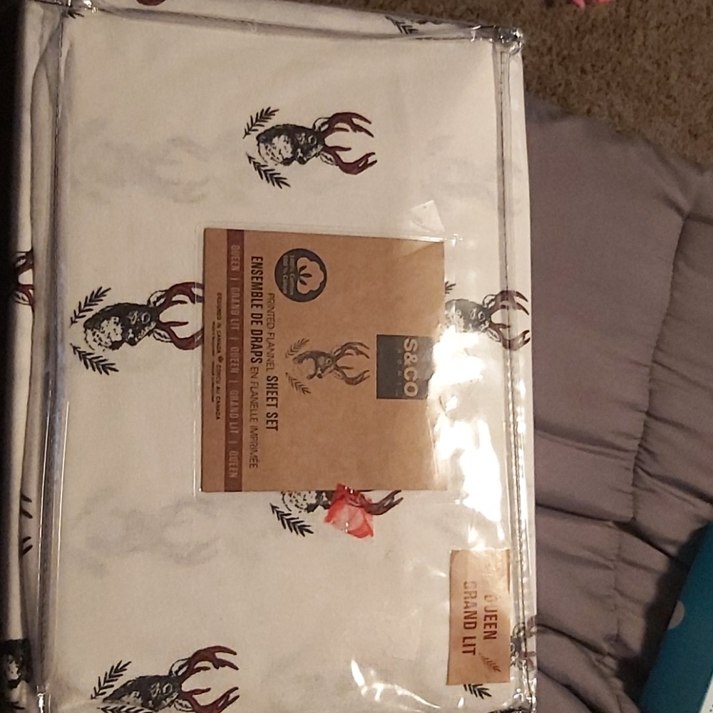 Queen sheet set